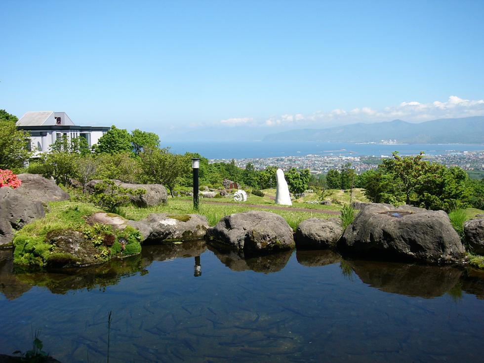 荒井記念美術館：庭園